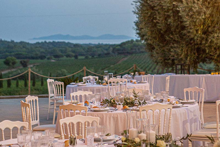 Terrasse vue mer de 300 m² pour vos cocktails d’entreprise ou animations en plein air dans le Var